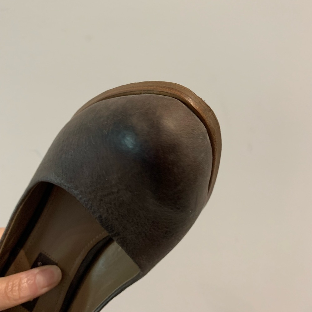 ECCO Grey Distressed Leather Round Toe Pumps - Block Heel - Size 5 - Picture 3 of 7